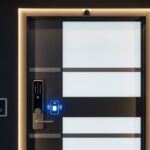 Умные входные двери: безопасность и комфорт нового уровня